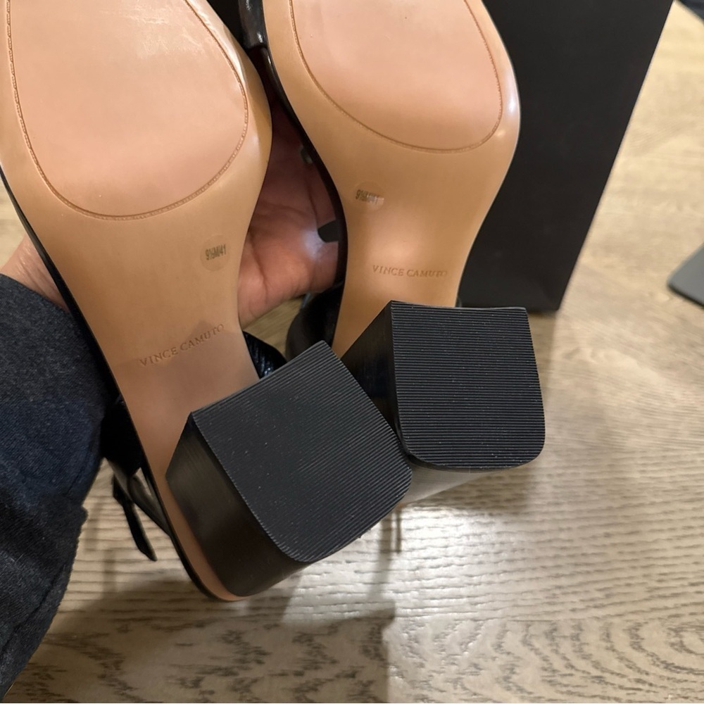 Vince Camuto Black Heeled Sandal 4 Inches NEW with Box Herrica Heel 9.5M - Picture 3 of 4